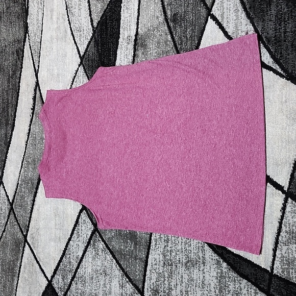 DIANE'S BOUTIQUE PATRIOTIC STARS & STRIPES MOUTH TOUGUE MAROON LARGE TANK-TOP - Picture 7 of 10